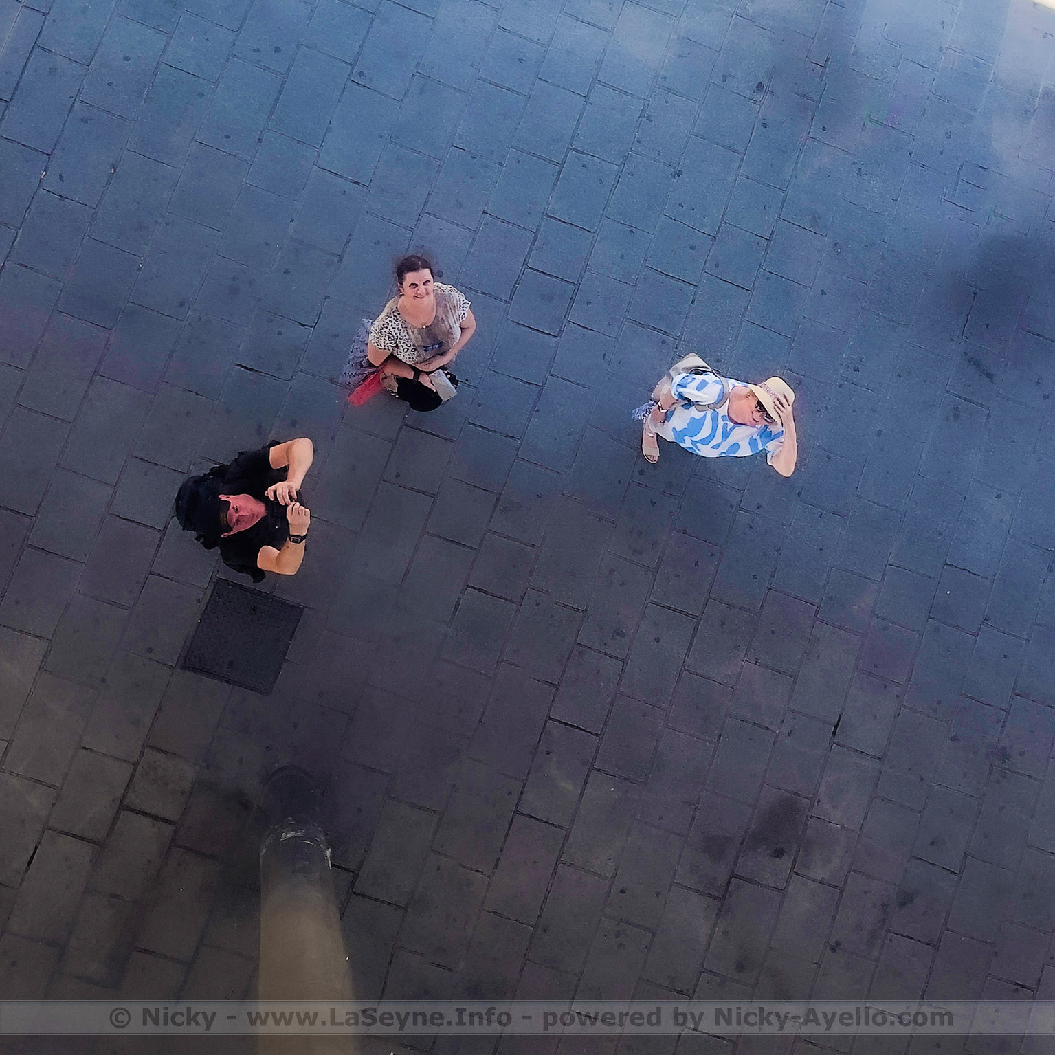 Marseille: Upside Down