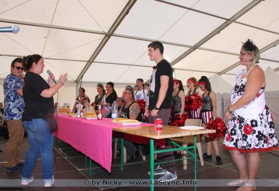 Americaine Ladiy - Le plus Gros Mangeur de Hot-Dog est un Craurois