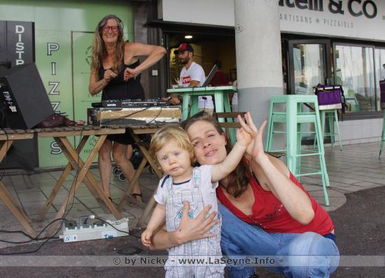 Missyl Vevette: Mamie Techno en Famille