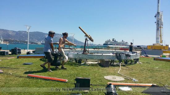 La Navale enchantée ... dernière nouvelle ... Le vent va baisser ce soir ... feu d'artifice maintenu ...
