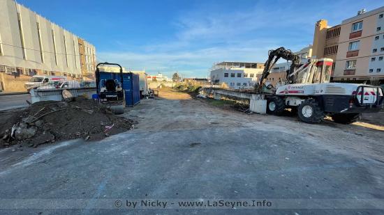 Agrandissement du Parking des Esplageolles (Passage de 22 à 40 Places) par la MÉTROPOLE YtTOULON PROVENCE MÉDITERRANÉE