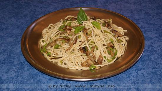 Pâtes fraîches Maison à l'Aubergine grillée et aux Piments doux