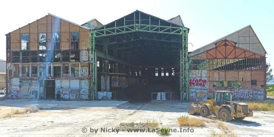 Des milliers de m3 de posidonies stockés aux Ateliers mécaniques de La Seyne