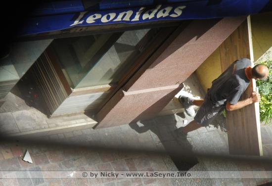 #LaSeyne #Incivilités Question pour un Champignon: Dans le Bâtiment, on travaille le Dimanche entre Midi et 14h00 ?