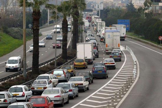 Un accident et un bus en panne perturbent la circulation sur l'A50 et l'A57