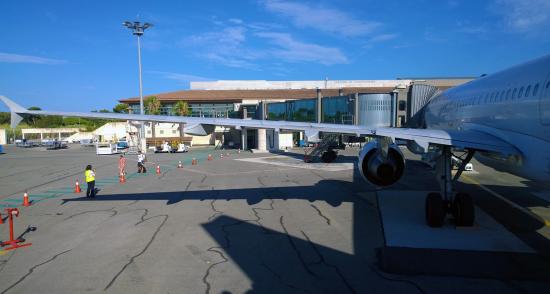 Les Maires de la Métropole en Colère à Cause de la Fréquence des Rotations à l’Aéroport Toulon-Hyères