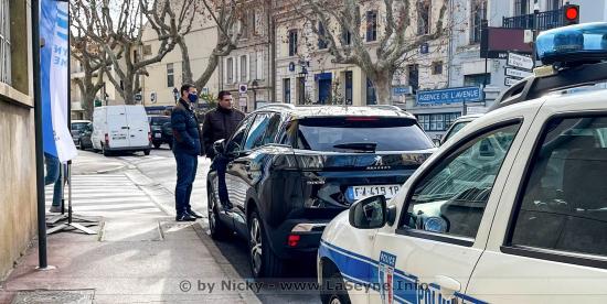 Elections présidentielles 2022:  Réservation d'un Véhicule avec Chauffeur pour les Personnes à Mobilité réduite ou âgées