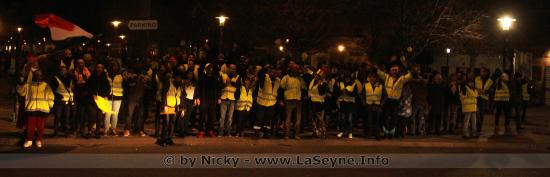 Photos: #GiletsJaunes - #Guinguette et #Barbecue ... Vendredi 04/01/2019, plus de 200 Manifestants se sont rassemblés