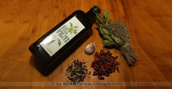 Une savoureuse Huile pimentée faite Maison