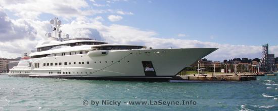 Le le Superyacht Pelorus amarré à La Seyne