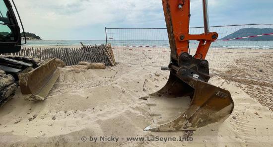 Travaux: Retroussement du Sable de la Plage des Sablettes jusqu'au 22 Octobre 2021