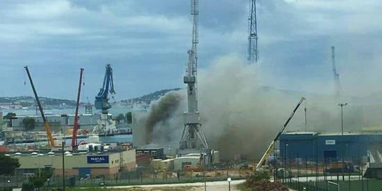 Intervention en cours sur le SNA Perle: Un Incendie s’est déclaré en Zone avant du Sous-Marin nucléaire à Toulon