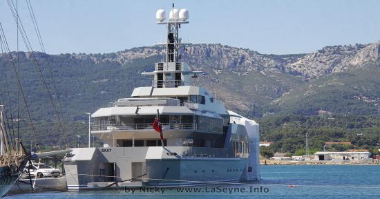 Le Yacht de Luxe Skat, accosté à La Seyne