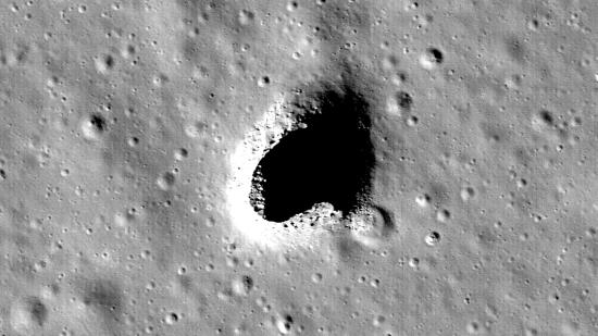 Une Grotte géante, qui pourrait servir de Base aux Astronautes, découverte sur la Lune
