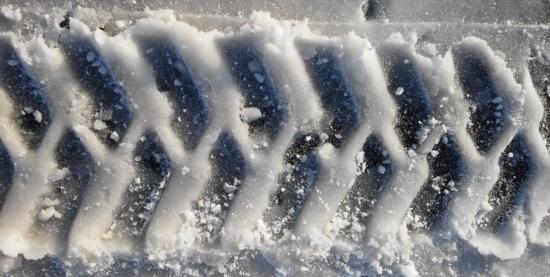 Un Démenti du Gouvernement à propos des Pneus Hiver en Zones montagneuses