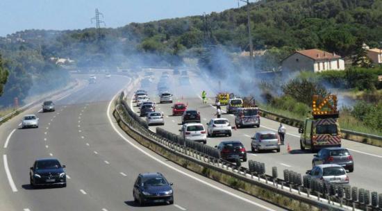Départ de feu à Ollioules: Trafic perturbé sur l'A50 entre Toulon et Marseille ... Départ de feu à Ollioules: Trafic perturbé sur l'A50 entre Toulon et Marseille ...