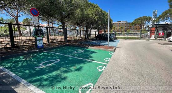 Un Réseau de Bornes de Recharges électriques à La Seyne et la Métropole TPM Un Réseau de Bornes de Recharges électriques à La Seyne et la Métropole TPM