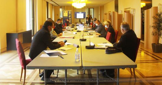 ÉCONOMIE: Les Mesures d’Accompagnement pour les Entreprises face à la Crise sanitaire dans le Var ÉCONOMIE: Les Mesures d’Accompagnement pour les Entreprises face à la Crise sanitaire dans le Var