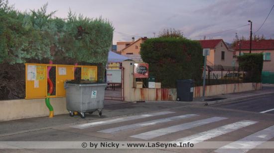 Conseil de quartier Ouest: Vide-grenier du Relais citoyen - Samedi 07 Octobre 2017 Conseil de quartier Ouest: Vide-grenier du Relais citoyen - Samedi 07 Octobre 2017