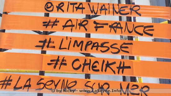 Graff: Rita Wainer enlumine La Forge sur la Place Perrin le Samedi 09 Septembre 2017 Graff: Rita Wainer enlumine La Forge sur la Place Perrin le Samedi 09 Septembre 2017