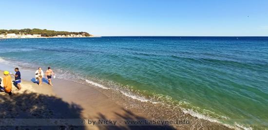 Sur la Plage, le Port du Masque n'est pas obligatoire mais certaines Règles sanitaires sont à respecter Sur la Plage, le Port du Masque n'est pas obligatoire mais certaines Règles sanitaires sont à respecter