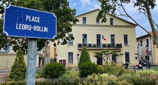 Le Service des Objets trouvés, au Poste de la Police municipale, Place Ledru-Rollin Le Service des Objets trouvés, au Poste de la Police municipale, Place Ledru-Rollin