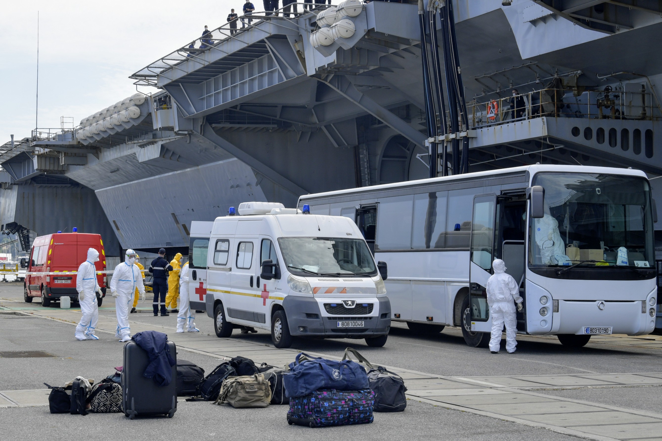 #Coronavirus #Covid19: Le Porte-Avions nucléaire français Charles-de-Gaulle a accosté ce Dimanche 12/04/2020 dans l'Après-Midi à Toulon - #Coronavirus #Covid19: Le Porte-Avions nucléaire français Charles-de-Gaulle a accosté ce Dimanche 12/04/2020 dans l'Après-Midi à Toulon -