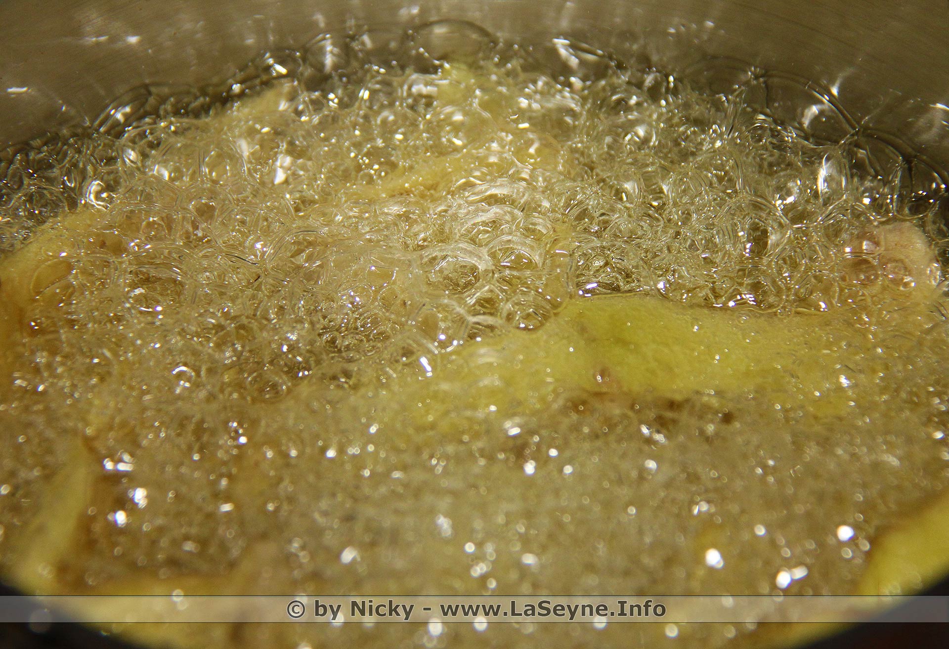 Des Chips de Compétition fait Maison à Base d’Épluchures de Patates - Des Chips de Compétition fait Maison à Base d’Épluchures de Patates -