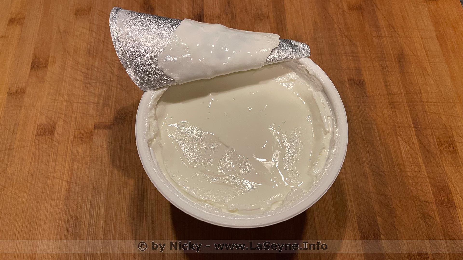 Fromage blanc à tartiner aux Herbes fraiches du Marché Fromage blanc à tartiner aux Herbes fraiches du Marché