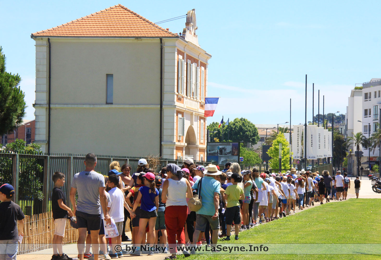 Fête des Classes de la Navale: Passage de la Porte des Chantiers, le Vendredi 15 Juin 2018 -