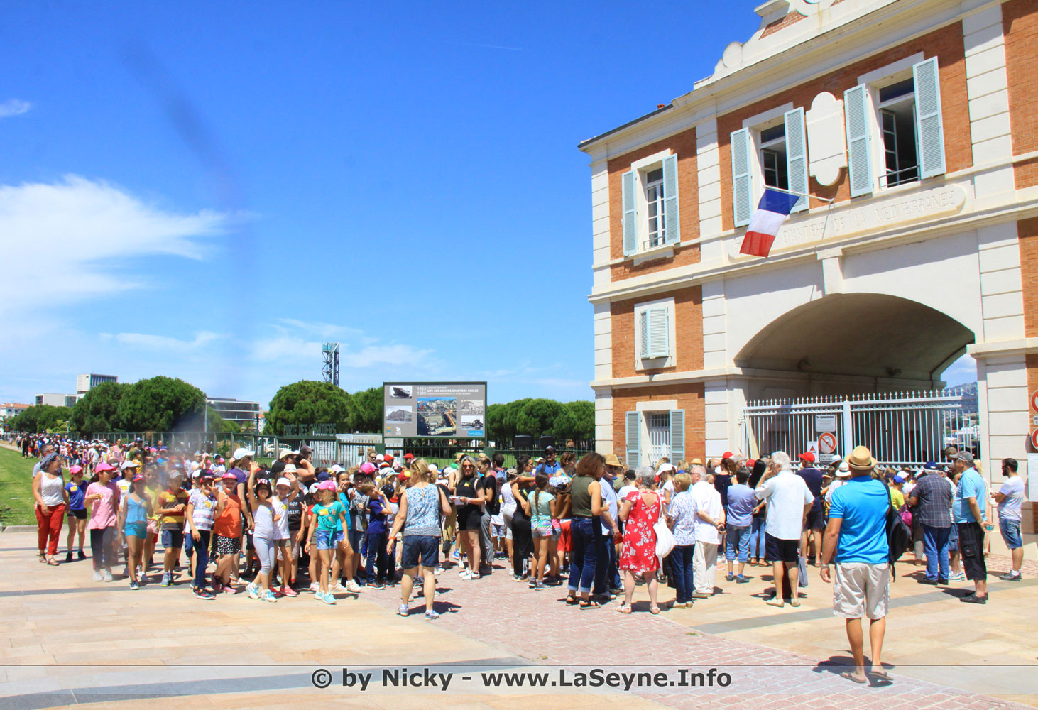 Fête des Classes de la Navale: Passage de la Porte des Chantiers, le Vendredi 15 Juin 2018 -