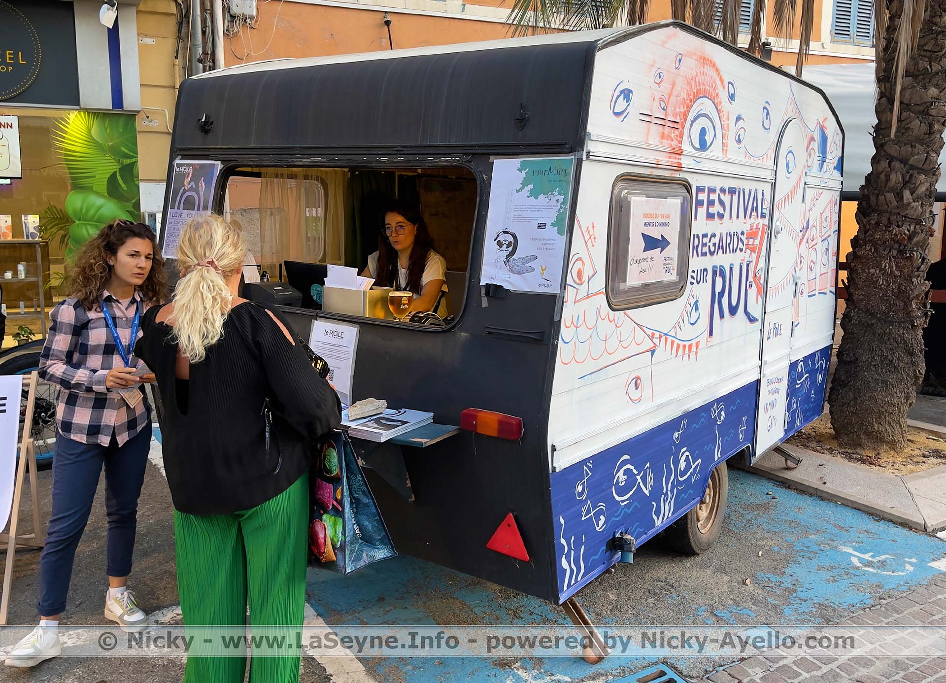 La Seyne: Regards sur Rue La Seyne 220923 La Seyne: Regards sur Rue La Seyne 220923