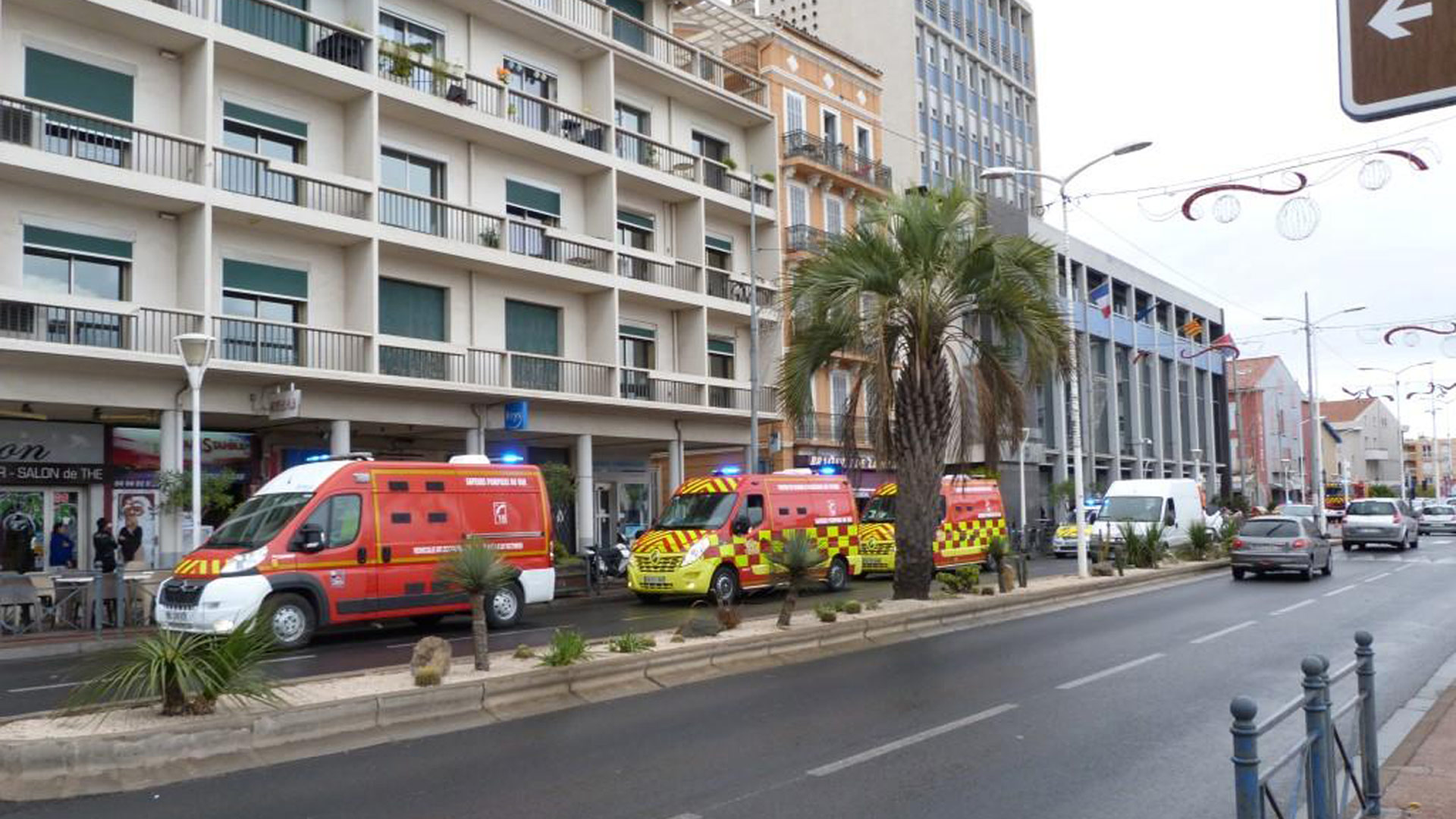 La Mairie informe: Par mesure de précaution et, pour une cause encore indéterminée, la mairie a du être évacuée. Elle sera fermée toute l'après-midi du 01/12/2017. Une cellule de crise est en place.